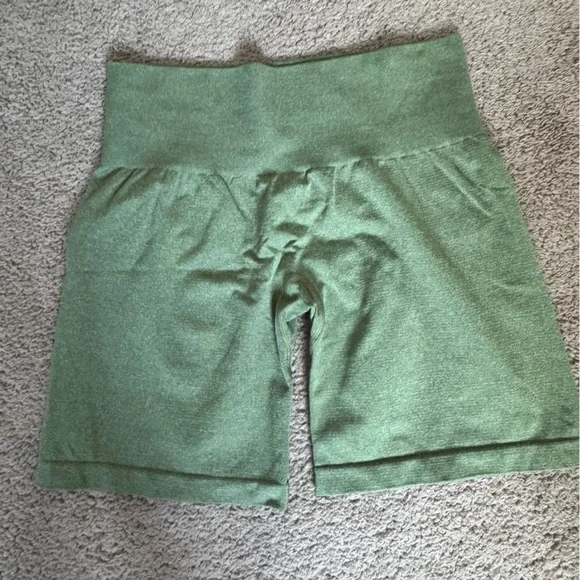 Green Size S NVGTN shorts - Picture 2 of 2